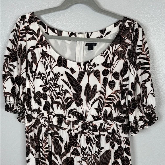 Ann Taylor Tropical Foliage Tiered Puff Sleeve Maxi Dress size 10 - Picture 3 of 10